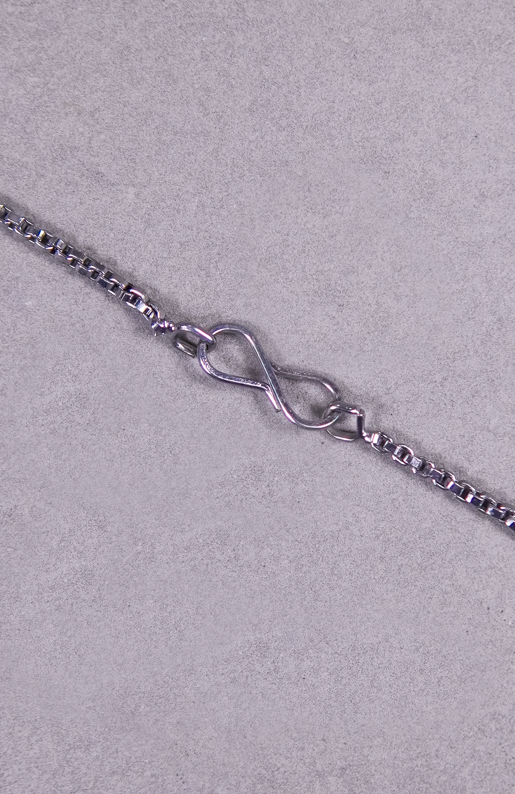 Eye Locket – Print Your Favourite Person’s Eyes on a Locket